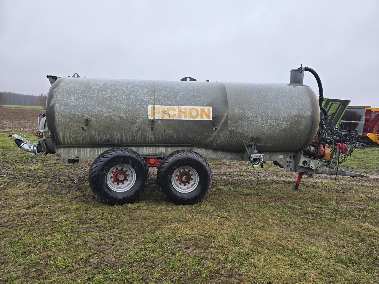 PICHON S.A. TL15 - Cisterna de chorume: foto 2 PICHON S.A. TL15 - Cisterna de chorume: foto 2