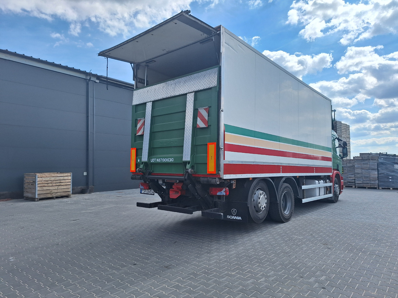Scania P380 - Camião frigorífico: foto 3 Scania P380 - Camião frigorífico: foto 3