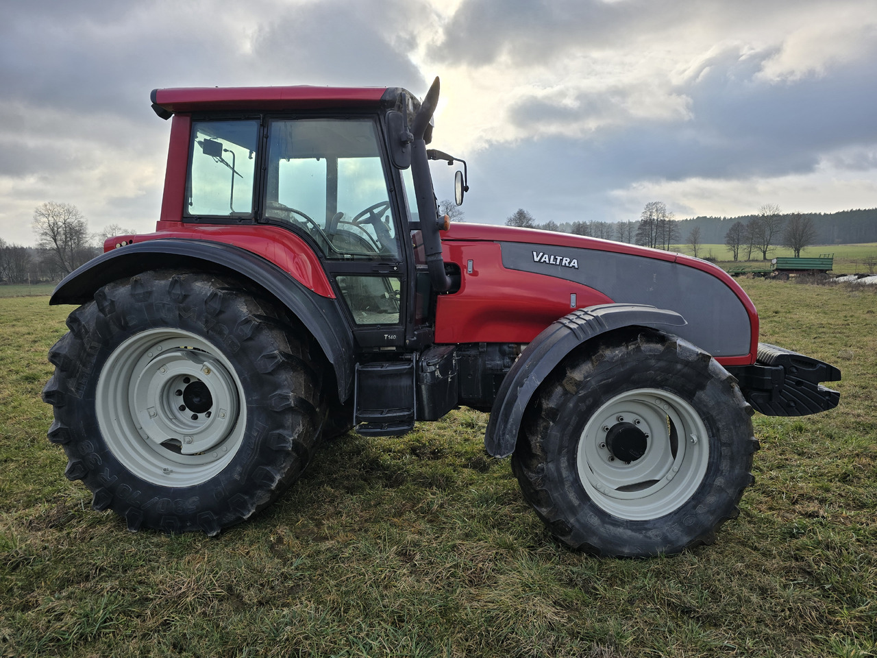 VALTRA T140 - Trator: foto 3 VALTRA T140 - Trator: foto 3