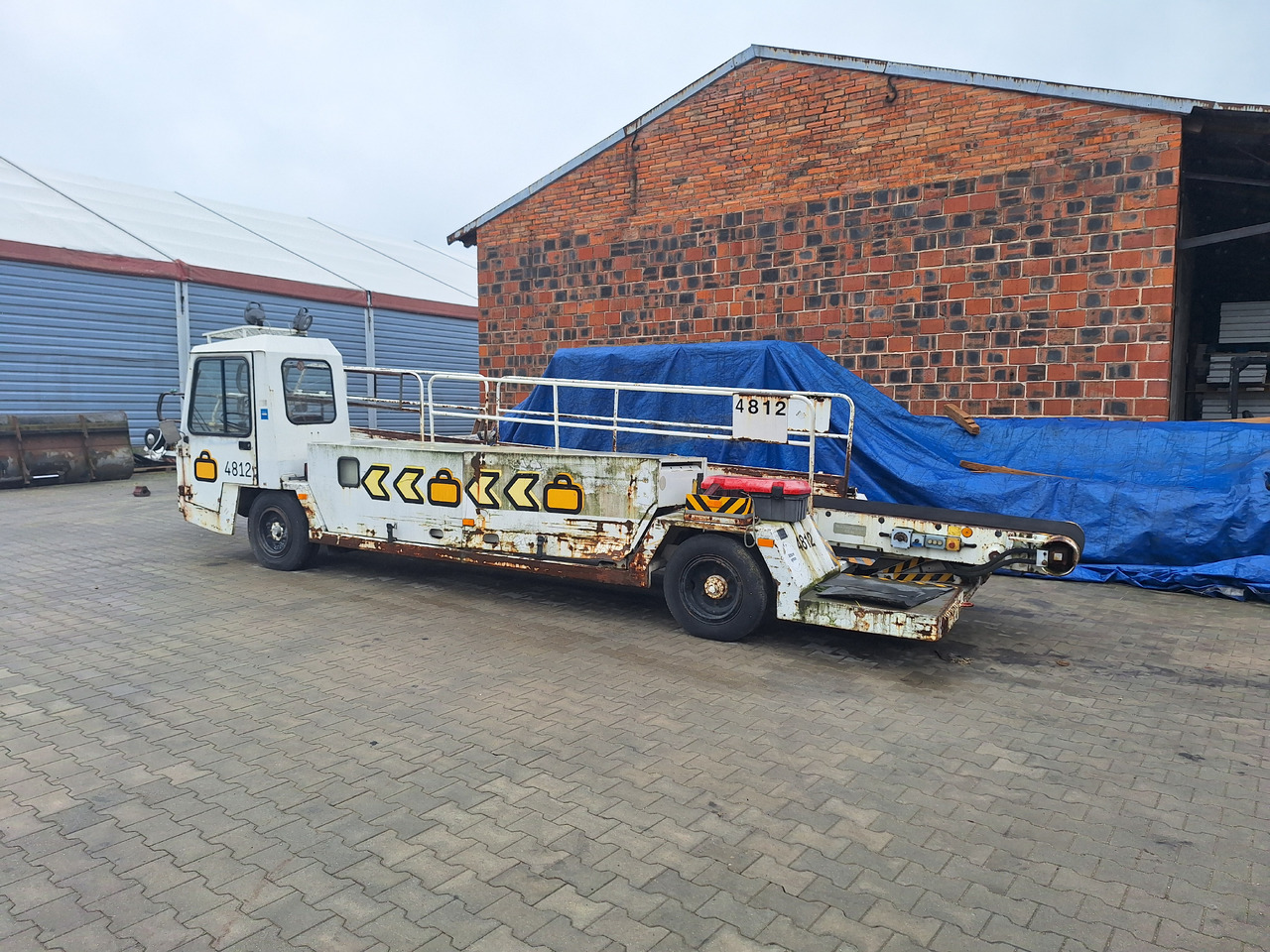 Inna MEF9 - Veículo com correia transportadora: foto 1 Inna MEF9 - Veículo com correia transportadora: foto 1