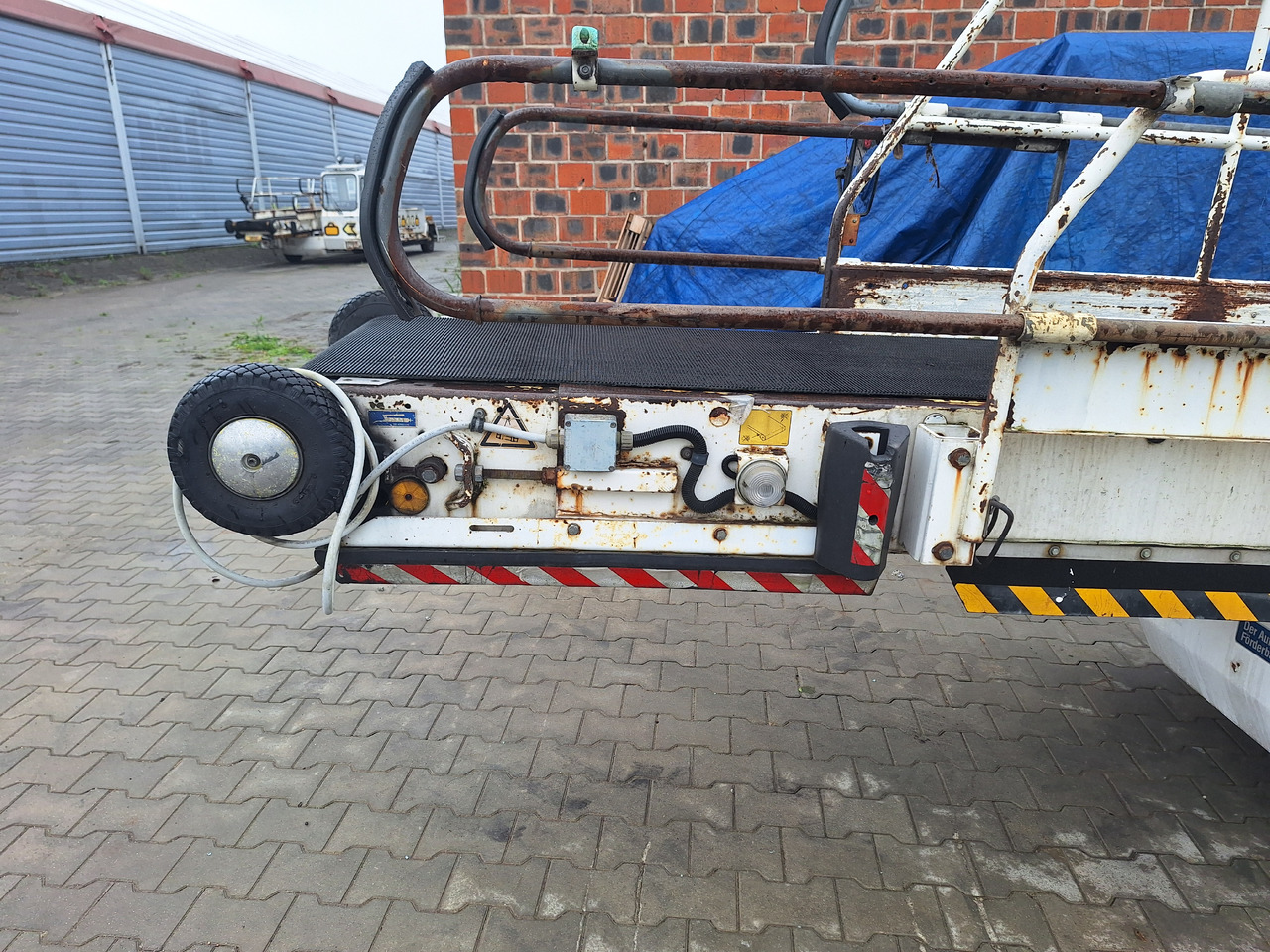 Inna MEF9 - Veículo com correia transportadora: foto 4 Inna MEF9 - Veículo com correia transportadora: foto 4