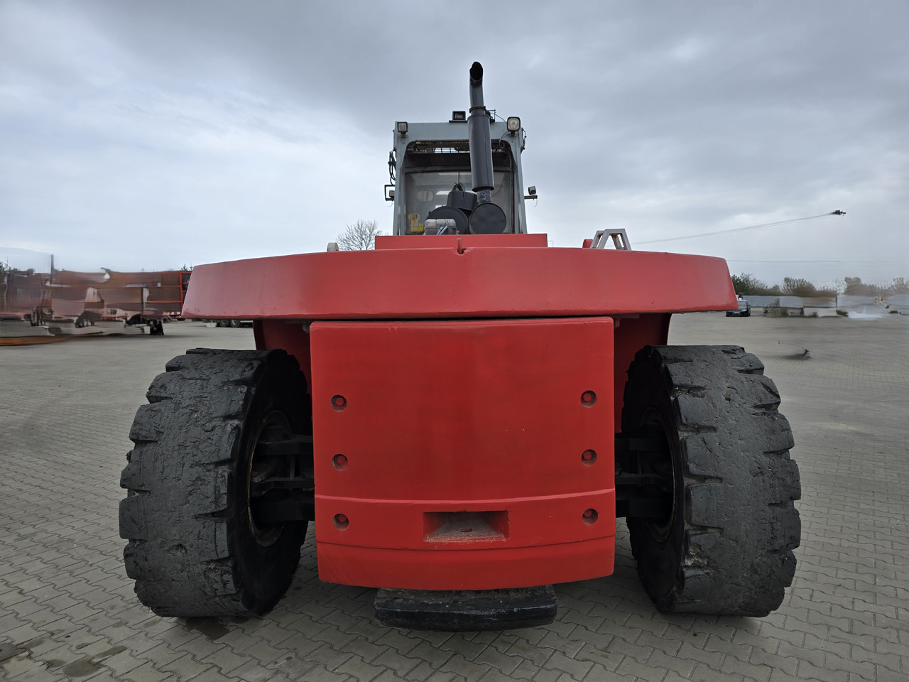Kalmar KALMAR DCD420-12 - Manipulador de contentor: foto 4 Kalmar KALMAR DCD420-12 - Manipulador de contentor: foto 4