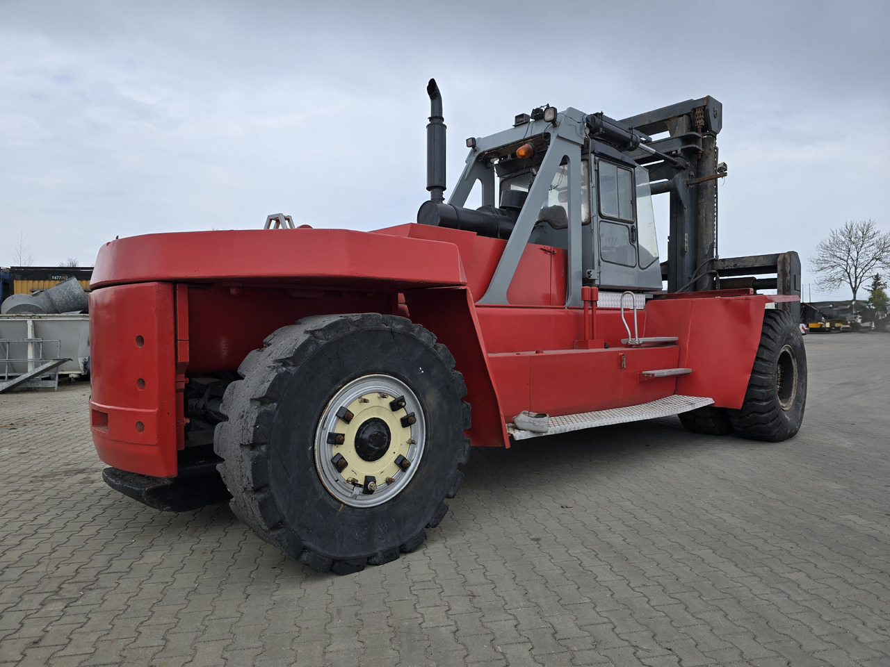 Kalmar KALMAR DCD420-12 - Manipulador de contentor: foto 5 Kalmar KALMAR DCD420-12 - Manipulador de contentor: foto 5
