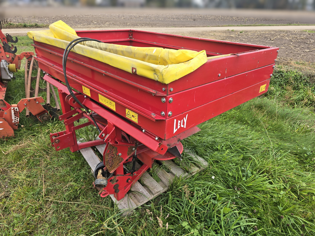 Lely SE 1500 Fertiliner - Distribuidor de fertilizantes: foto 2 Lely SE 1500 Fertiliner - Distribuidor de fertilizantes: foto 2