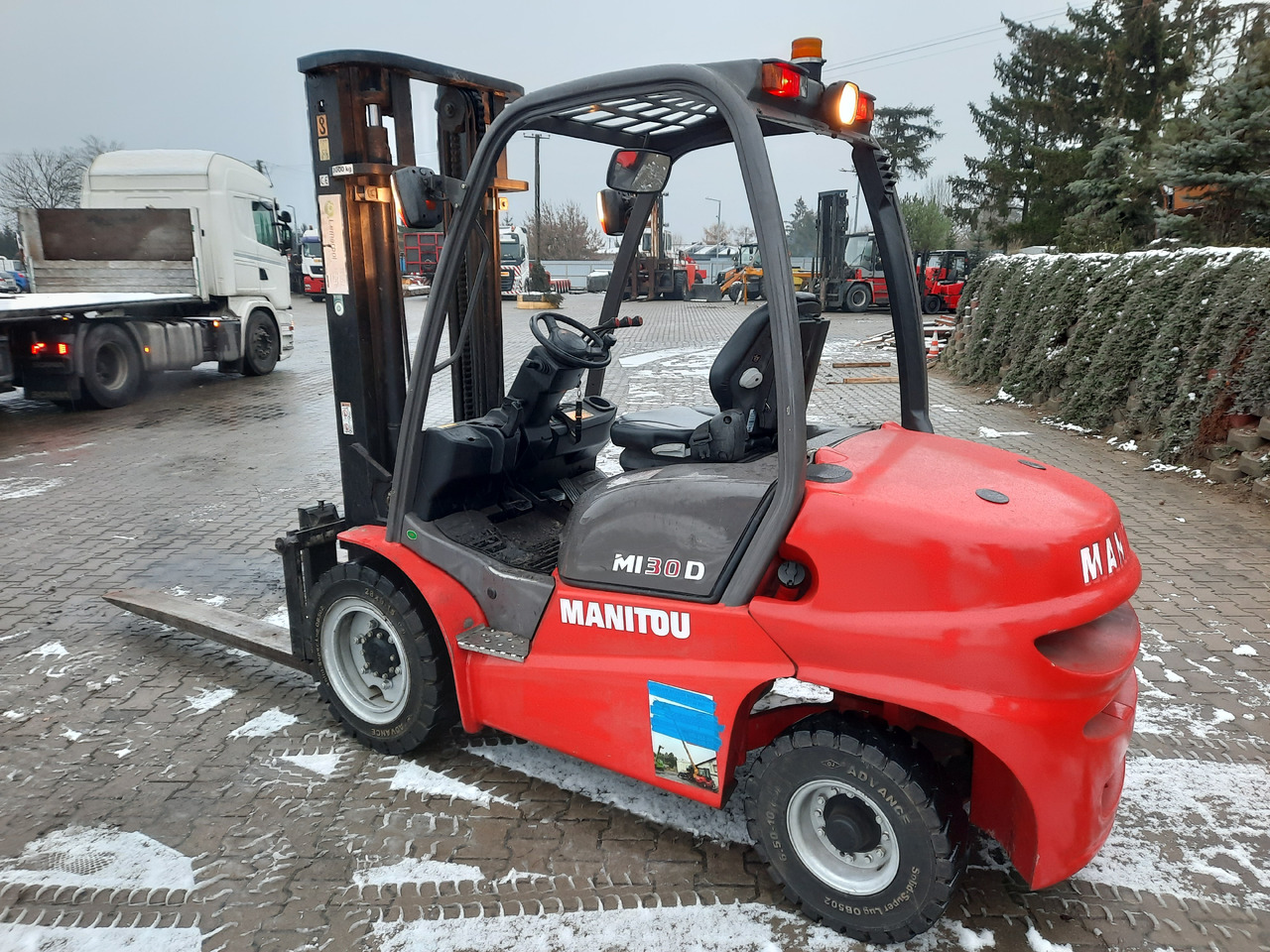 Manitou MI30D - Empilhador a diesel: foto 5 Manitou MI30D - Empilhador a diesel: foto 5
