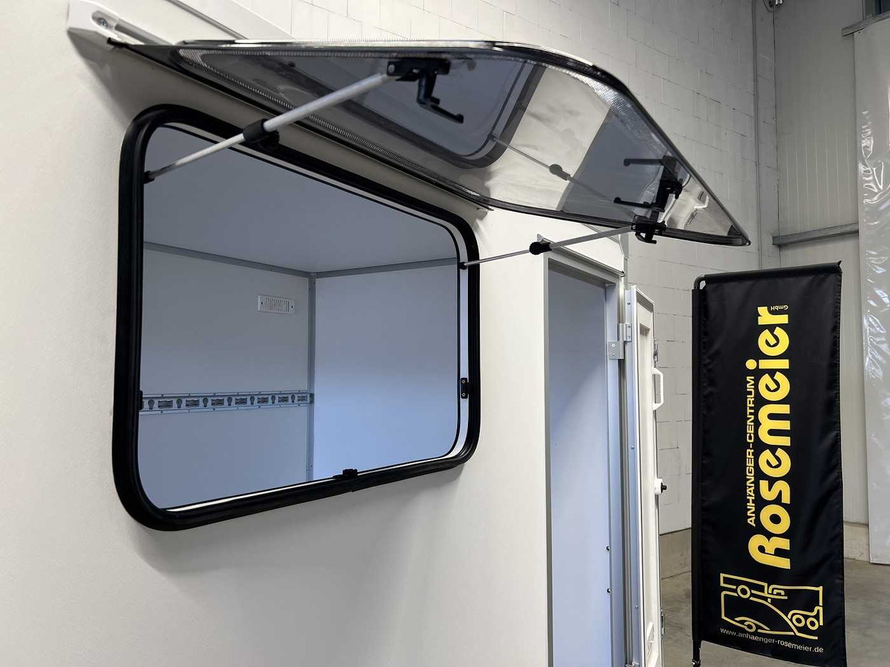 Locação financeira de BLYSS F1330HD Seitentür,Fenster Kofferanhänger BLYSS F1330HD Seitentür,Fenster Kofferanhänger: foto 12