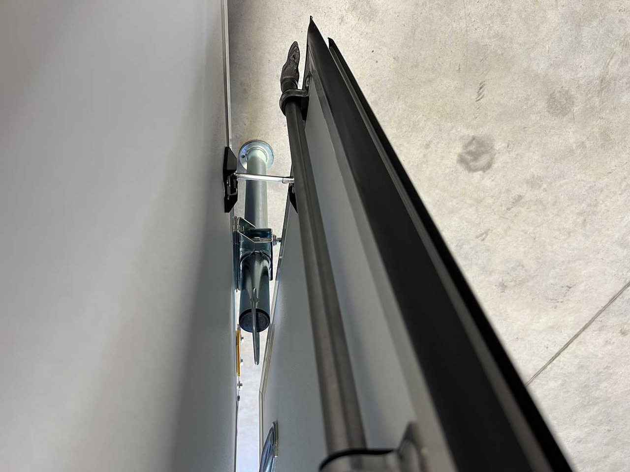 Locação financeira de BLYSS F1330HD Seitentür,Fenster Kofferanhänger BLYSS F1330HD Seitentür,Fenster Kofferanhänger: foto 17
