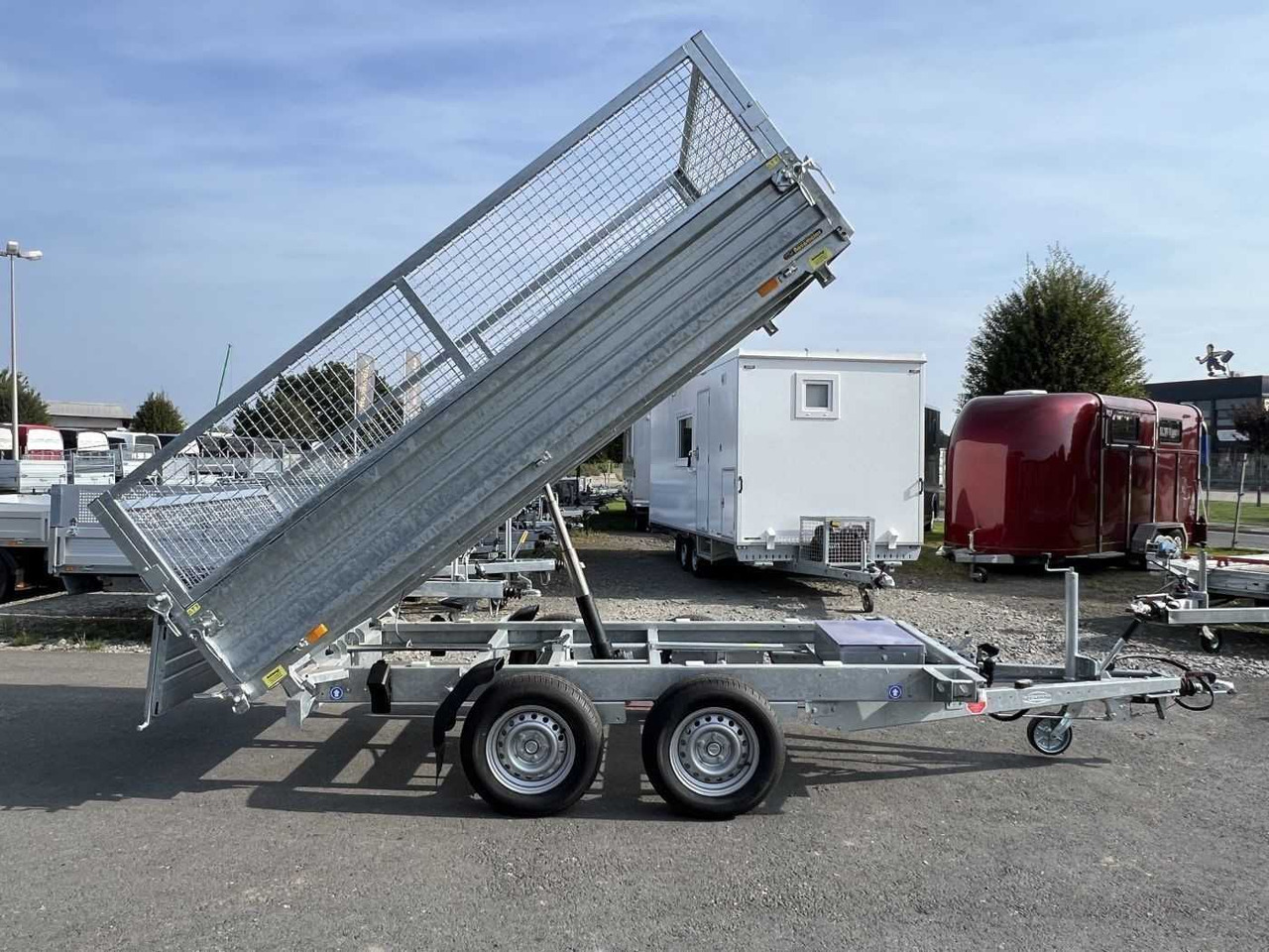 BOECKMANN DK-ST 3218/27 P Gitter Dreiseitenkipper - Reboque basculante: foto 1 BOECKMANN DK-ST 3218/27 P Gitter Dreiseitenkipper - Reboque basculante: foto 1