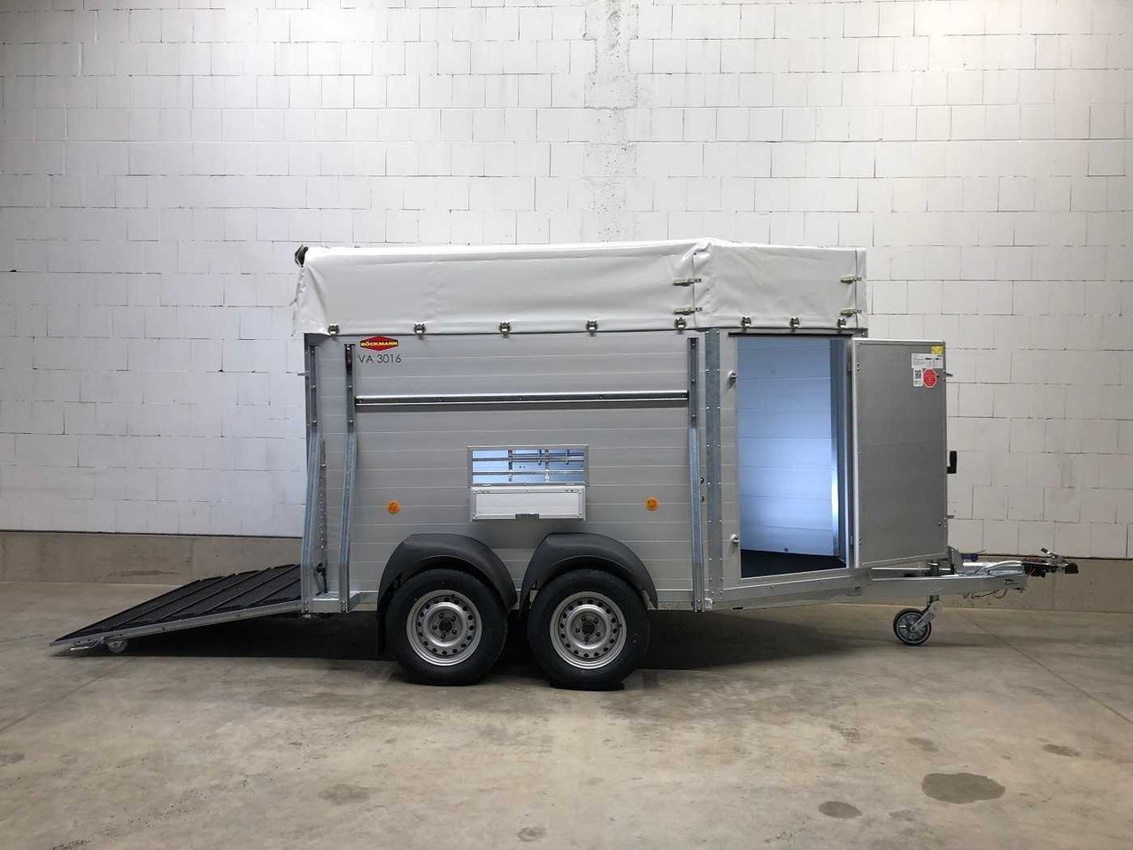 BOECKMANN VA 3016/24 Viehanhänger - Reboque transporte de gado: foto 1 BOECKMANN VA 3016/24 Viehanhänger - Reboque transporte de gado: foto 1