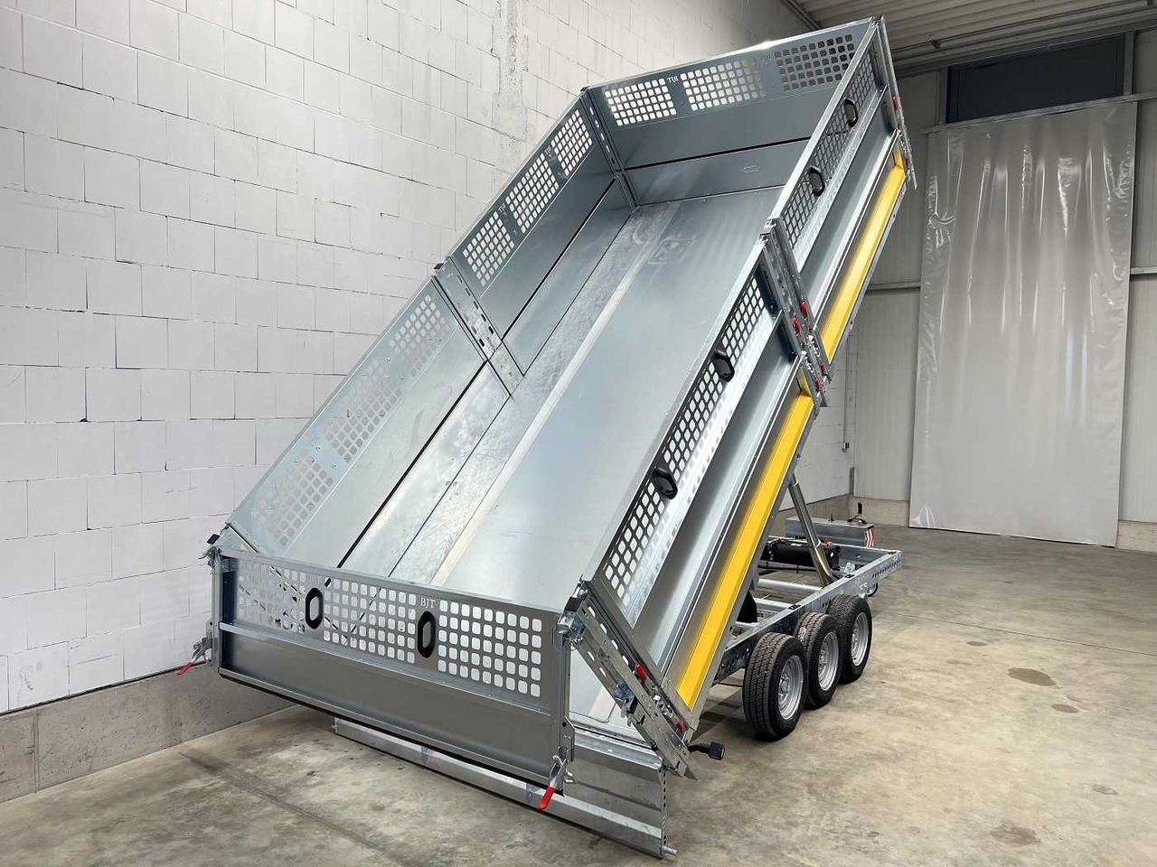 BRIAN_JAMES Cargo Tipper 2 3-Achser Gitter Rückwärtskipper - Reboque basculante: foto 3 BRIAN_JAMES Cargo Tipper 2 3-Achser Gitter Rückwärtskipper - Reboque basculante: foto 3