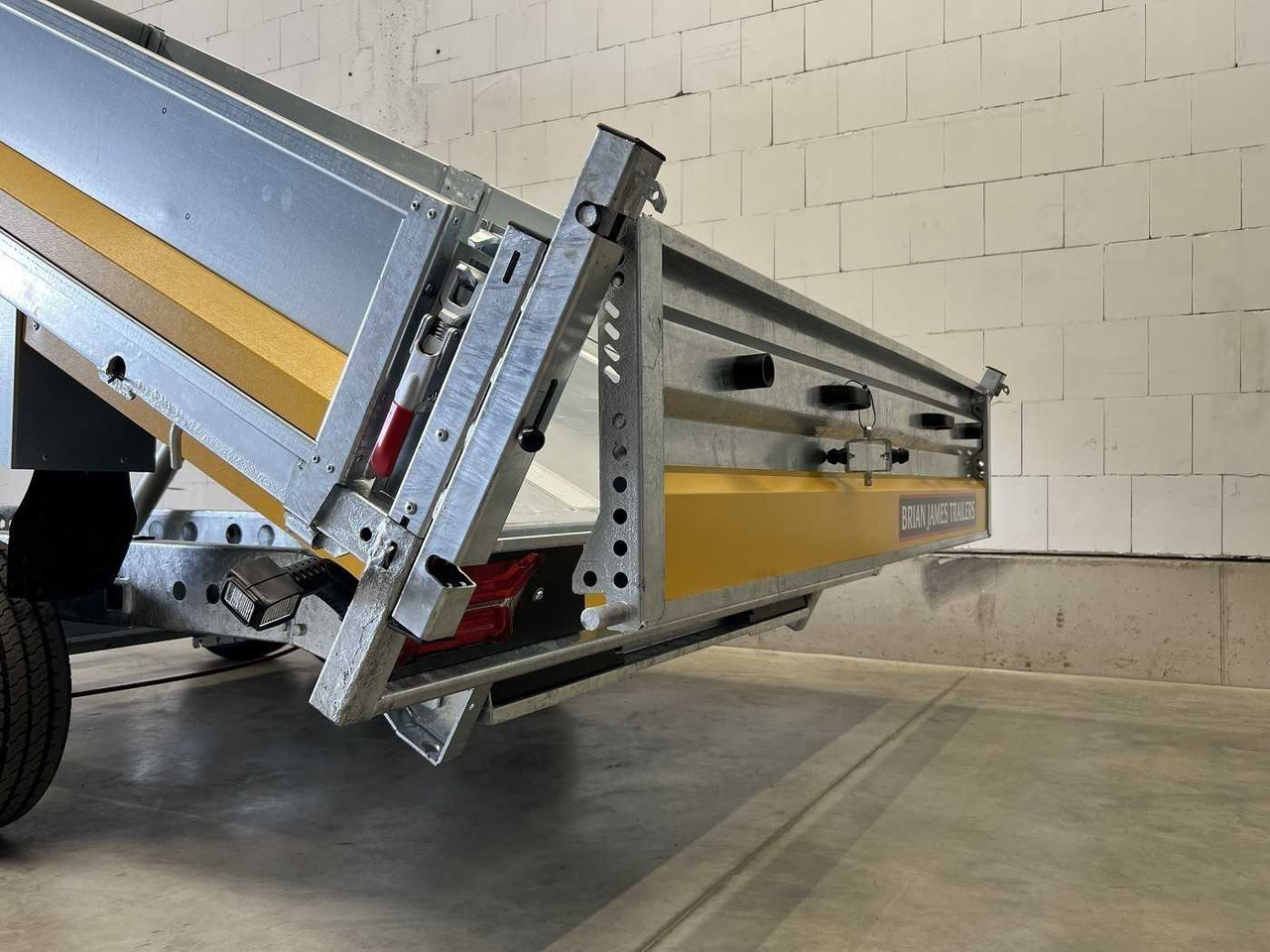BRIAN_JAMES Cargo Tipper 2 3-Achser Rückwärtskipper - Reboque basculante: foto 4 BRIAN_JAMES Cargo Tipper 2 3-Achser Rückwärtskipper - Reboque basculante: foto 4