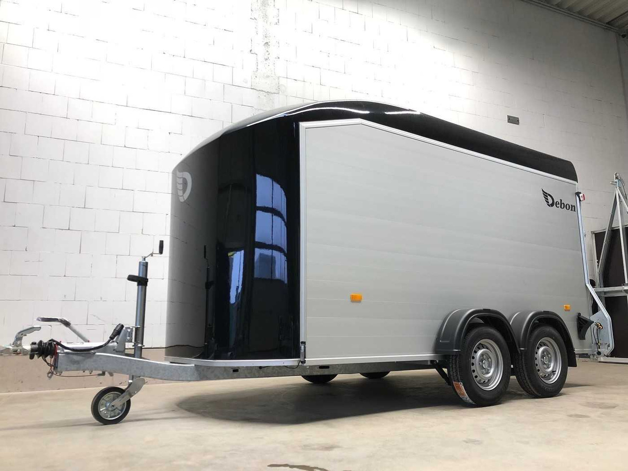 CHEVAL LIBERTE DEBON C700 Roadster Kofferanhänger - Reboque furgão: foto 5 CHEVAL LIBERTE DEBON C700 Roadster Kofferanhänger - Reboque furgão: foto 5