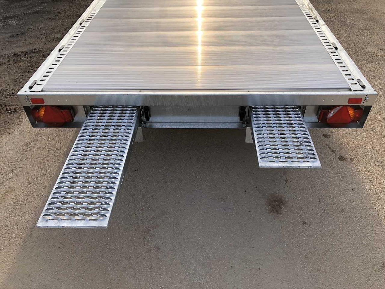 HUMBAUR Universal 3500 Aluboden Universaltransporter - Reboque transporte de veículos: foto 5 HUMBAUR Universal 3500 Aluboden Universaltransporter - Reboque transporte de veículos: foto 5