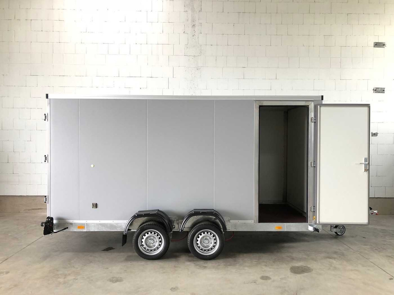 VEZEKO Husky FB K 35.40 Abs Tür Kofferanhänger - Reboque furgão: foto 2 VEZEKO Husky FB K 35.40 Abs Tür Kofferanhänger - Reboque furgão: foto 2
