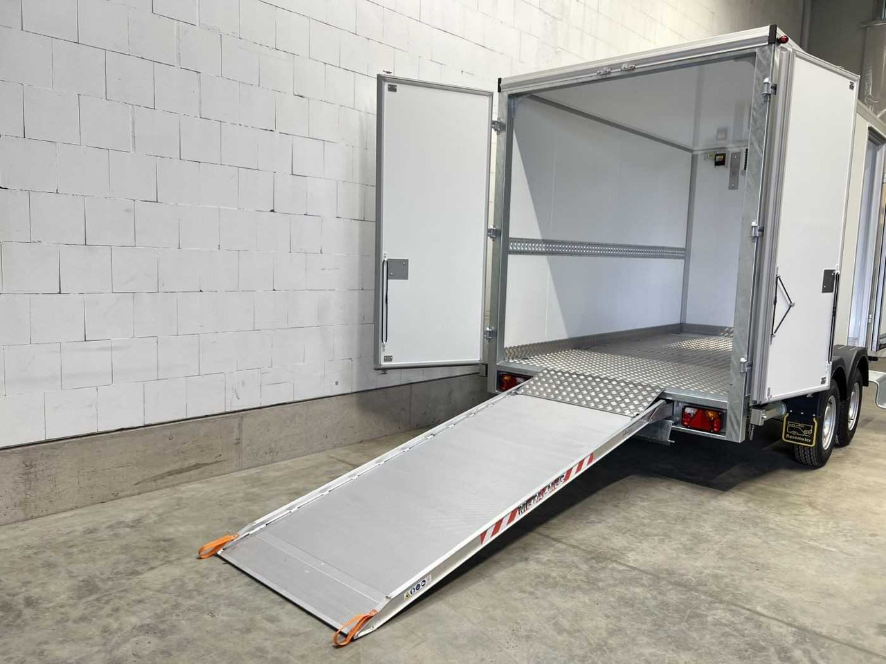 VEZEKO TK C 30.35 KH Rampe ausziehbar Kühlanhänger - Reboque frigorífico: foto 4 VEZEKO TK C 30.35 KH Rampe ausziehbar Kühlanhänger - Reboque frigorífico: foto 4
