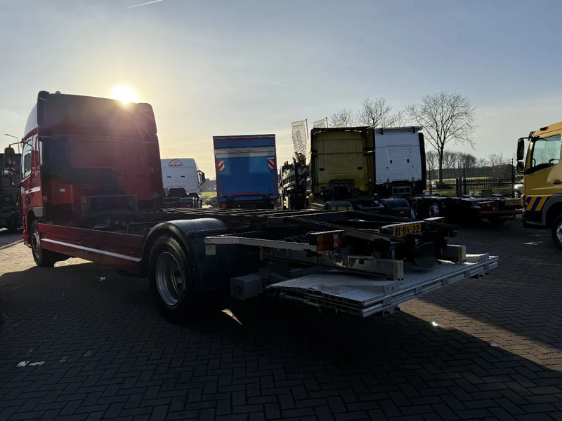 DAF CF 75 CF75-250 4X2 SPACECAB/RENOVA/STEEL/AIR/AIRCO/HOLLAND TRUCK - Camião transportador de contêineres/ Caixa móvel: foto 5 DAF CF 75 CF75-250 4X2 SPACECAB/RENOVA/STEEL/AIR/AIRCO/HOLLAND TRUCK - Camião transportador de contêineres/ Caixa móvel: foto 5