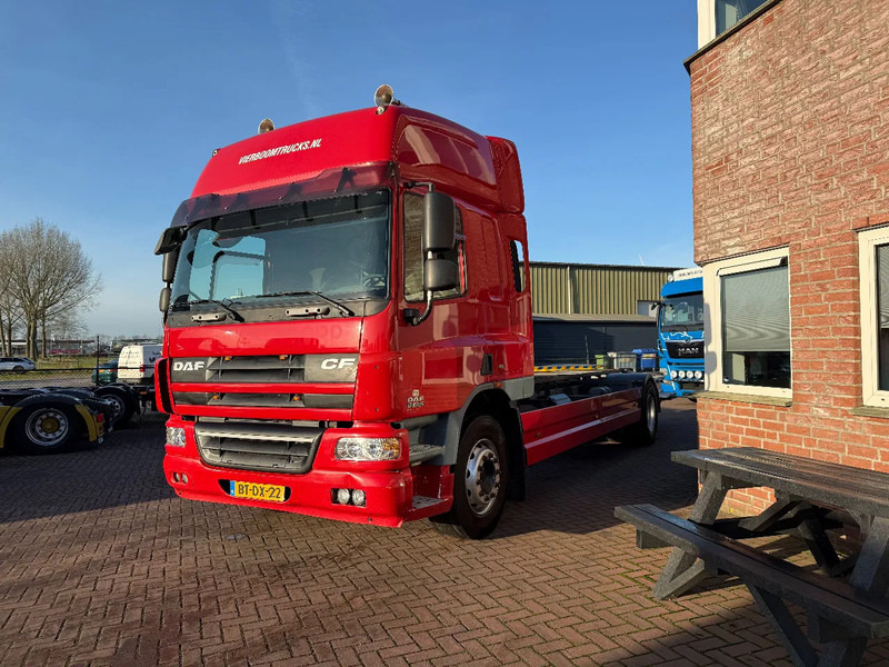 DAF CF 75 CF75-250 4X2 SPACECAB/RENOVA/STEEL/AIR/AIRCO/HOLLAND TRUCK - Camião transportador de contêineres/ Caixa móvel: foto 2 DAF CF 75 CF75-250 4X2 SPACECAB/RENOVA/STEEL/AIR/AIRCO/HOLLAND TRUCK - Camião transportador de contêineres/ Caixa móvel: foto 2