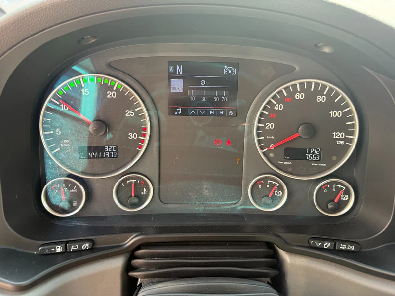 Camião furgão MAN TGL TGL 12.190 BL Koffer mit Ladebordwand Top Zustand !!!!!!!!: foto 7 Camião furgão MAN TGL TGL 12.190 BL Koffer mit Ladebordwand Top Zustand !!!!!!!!: foto 7