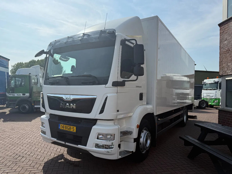 MAN TGM TGM 18.250 4X2 BL Koffer mit 2T Ladebordwand TOP NL TRUCK - Camião furgão: foto 2 MAN TGM TGM 18.250 4X2 BL Koffer mit 2T Ladebordwand TOP NL TRUCK - Camião furgão: foto 2