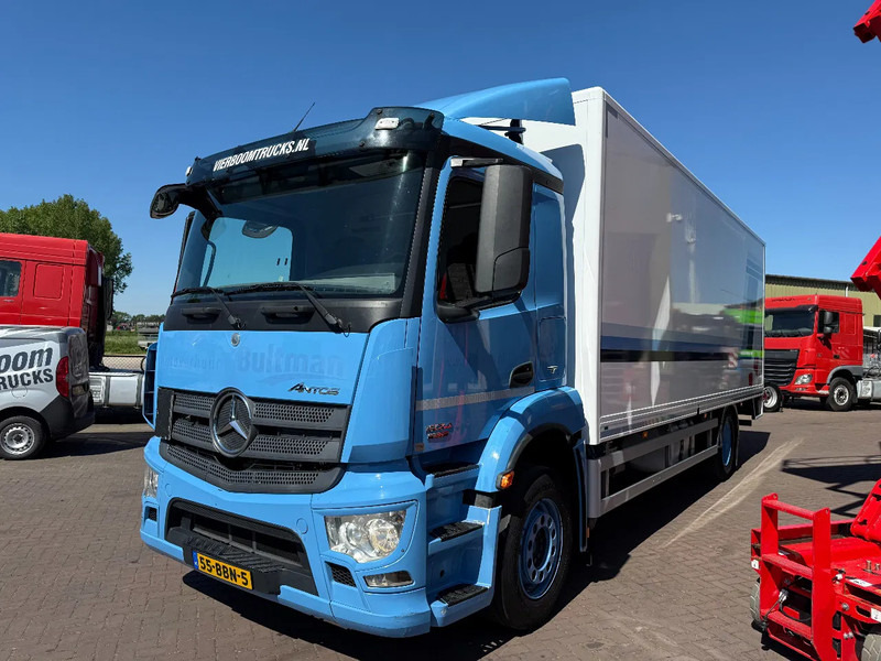Mercedes-Benz Antos Antos 1824L Koffer mit 2 Tons Ladebordwand TUV/10-25 / Holland Truck - Camião furgão: foto 4 Mercedes-Benz Antos Antos 1824L Koffer mit 2 Tons Ladebordwand TUV/10-25 / Holland Truck - Camião furgão: foto 4