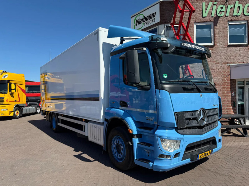 Mercedes-Benz Antos Antos 1824L Koffer mit 2 Tons Ladebordwand TUV/10-25 / Holland Truck - Camião furgão: foto 1 Mercedes-Benz Antos Antos 1824L Koffer mit 2 Tons Ladebordwand TUV/10-25 / Holland Truck - Camião furgão: foto 1