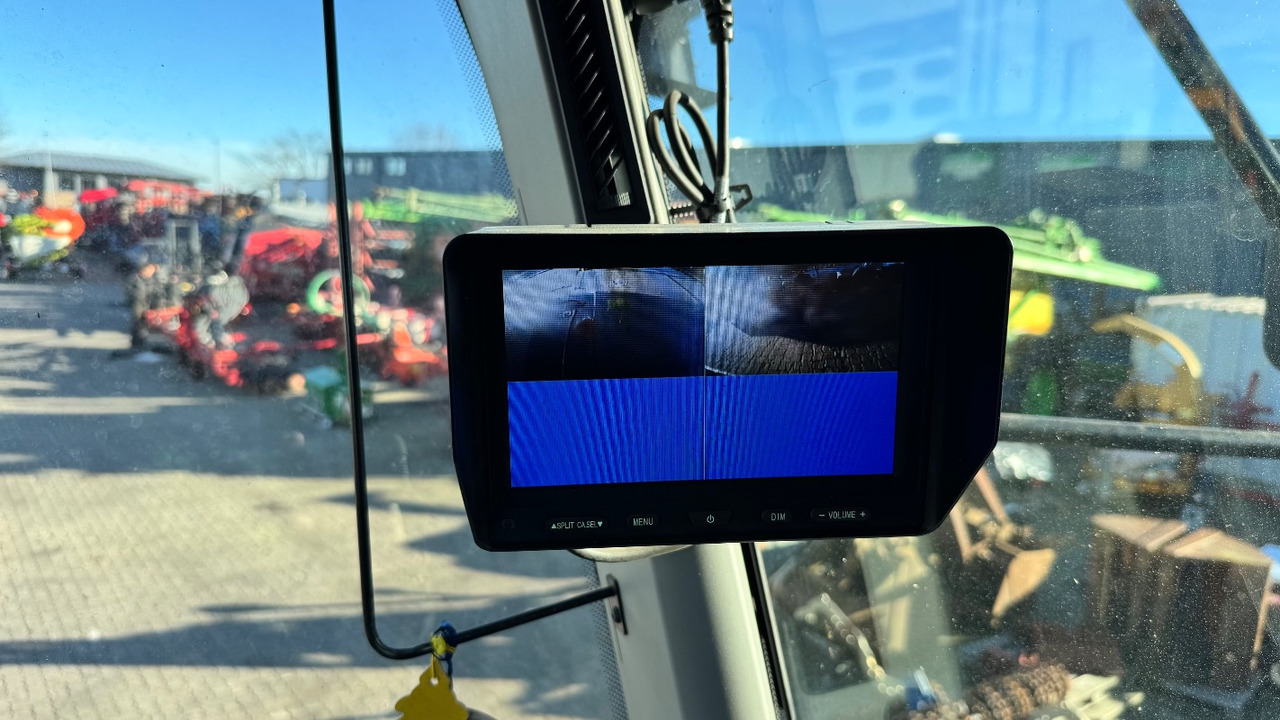 CLAAS Lexion 6900 TerraTrac 890 full Options - Ceifeira debulhadora: foto 2 CLAAS Lexion 6900 TerraTrac 890 full Options - Ceifeira debulhadora: foto 2