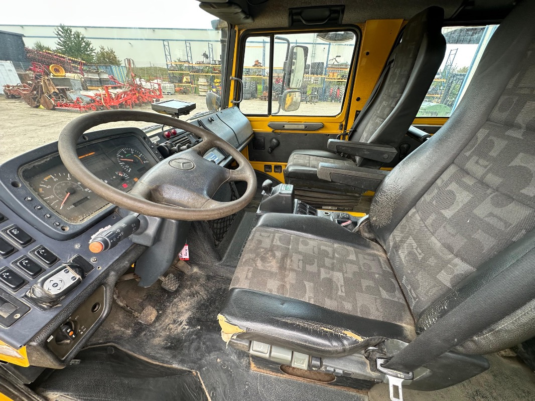 Mercedes-Benz U 4000 - Trator: foto 5 Mercedes-Benz U 4000 - Trator: foto 5