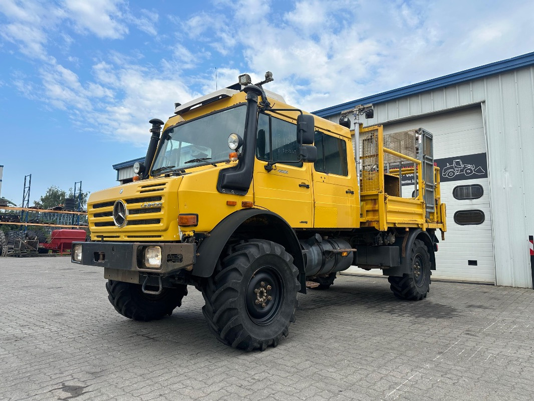 Mercedes-Benz U 4000 - Trator: foto 1 Mercedes-Benz U 4000 - Trator: foto 1