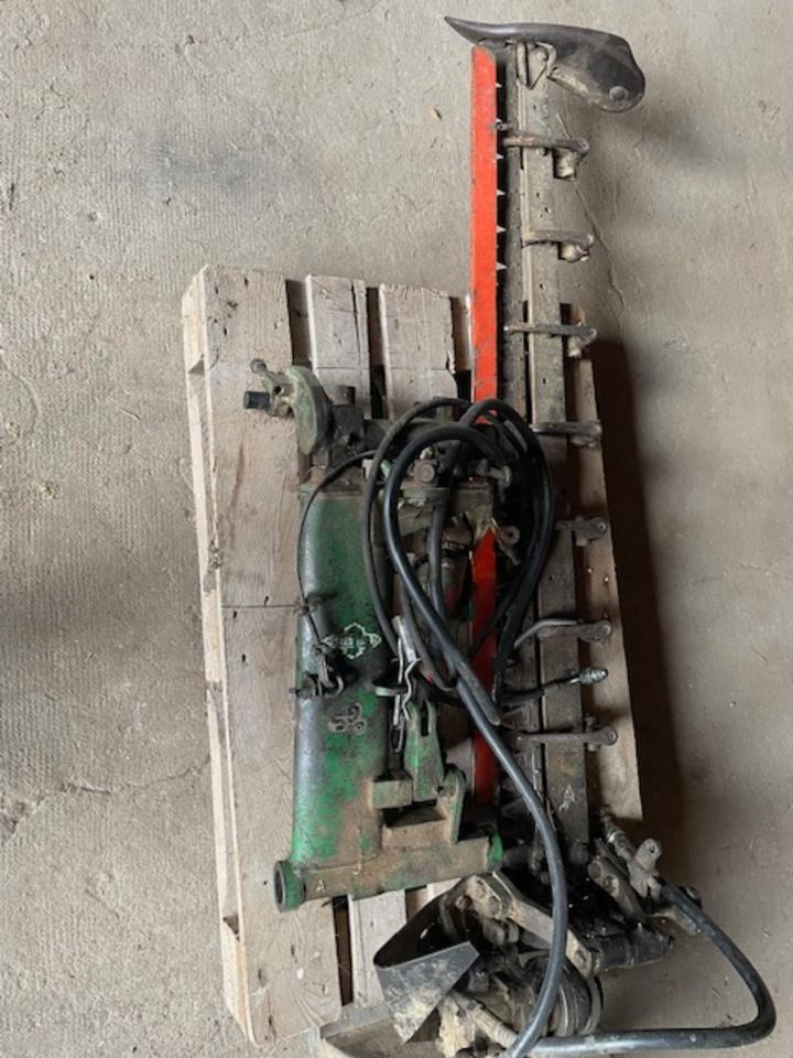 Doppelmesser-Mähwerk, Seitenanbau, passend zum John Deere 1140 - Triturador de martelos/ Destroçador: foto 2 Doppelmesser-Mähwerk, Seitenanbau, passend zum John Deere 1140 - Triturador de martelos/ Destroçador: foto 2
