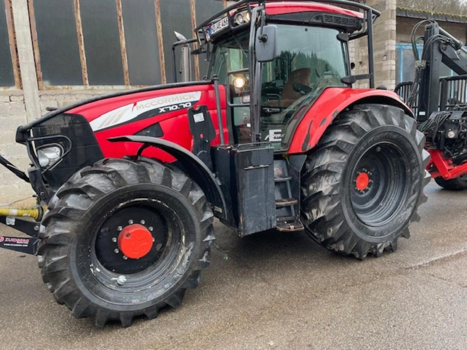 Forst-Traktor MC Cormick X70.70 - Trator florestal: foto 1 Forst-Traktor MC Cormick X70.70 - Trator florestal: foto 1