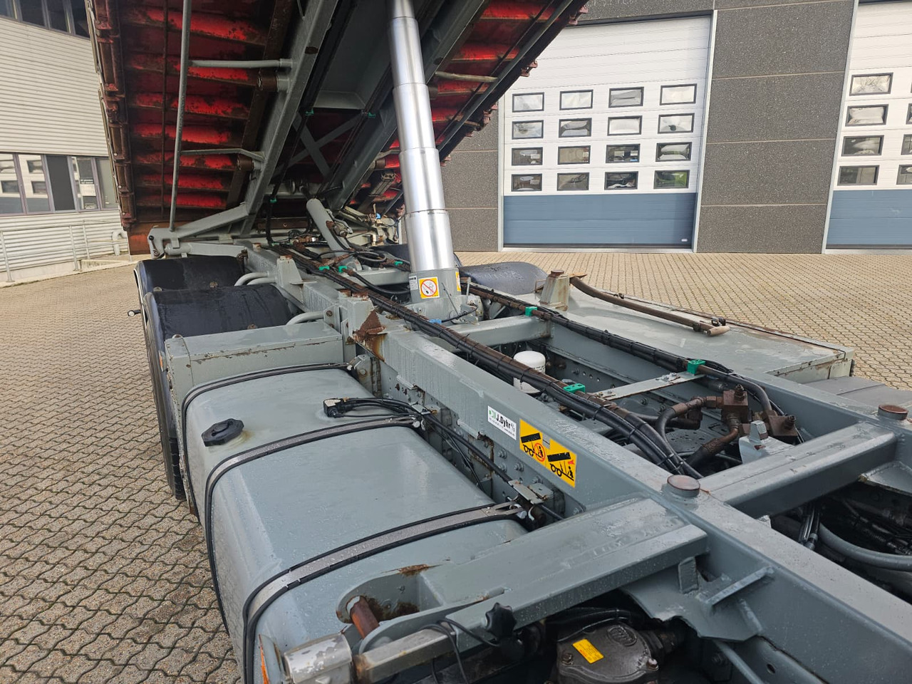 Camião transportador de contêineres/ Caixa móvel Iveco Stralis 560 6x4: foto 8