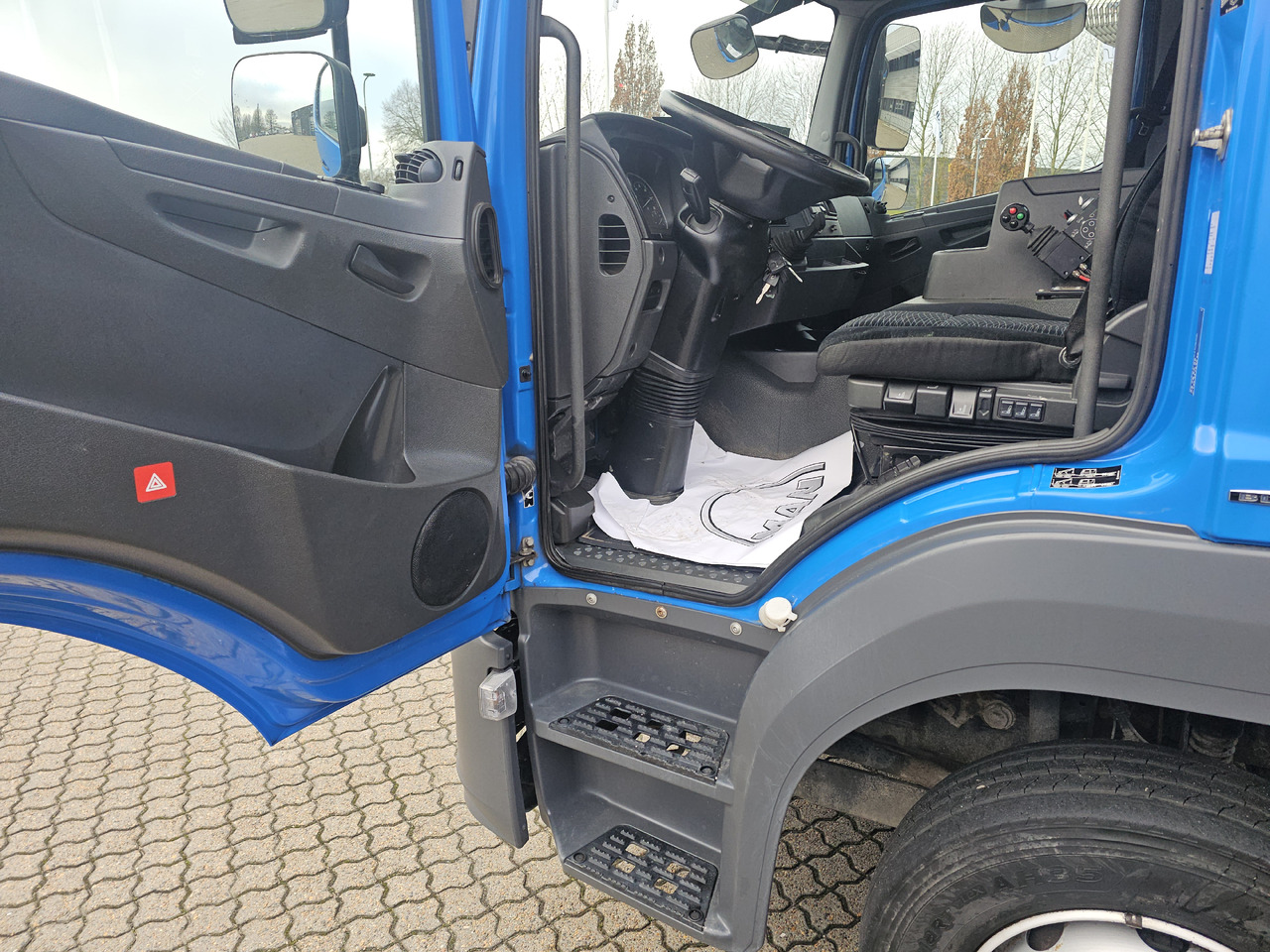 Mercedes Atego 1224 - Camião transportador de contêineres/ Caixa móvel: foto 5 Mercedes Atego 1224 - Camião transportador de contêineres/ Caixa móvel: foto 5