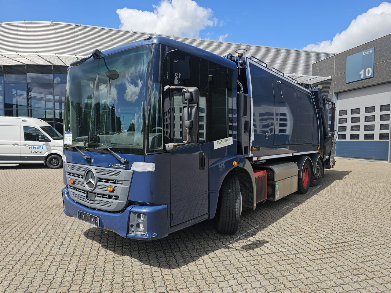 Mercedes Econic 2630 Gas-CNG - Caminhão de lixo: foto 1 Mercedes Econic 2630 Gas-CNG - Caminhão de lixo: foto 1