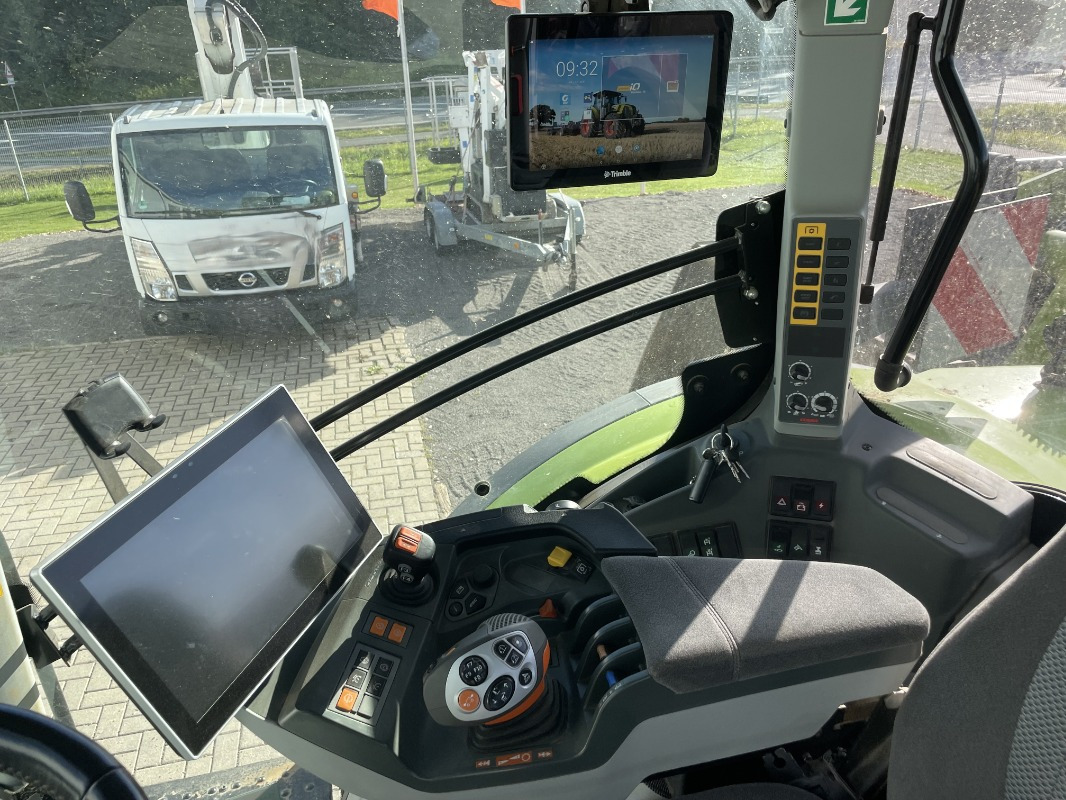 CLAAS Arion 660 CMATIC - Trator: foto 5 CLAAS Arion 660 CMATIC - Trator: foto 5