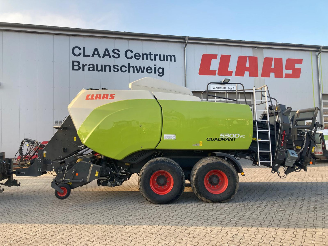 CLAAS Quadrant 5300 FC - Enfardadeira de fardos quadrados: foto 1 CLAAS Quadrant 5300 FC - Enfardadeira de fardos quadrados: foto 1
