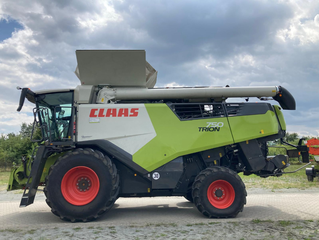 CLAAS Trion 750 - Ceifeira debulhadora: foto 2 CLAAS Trion 750 - Ceifeira debulhadora: foto 2