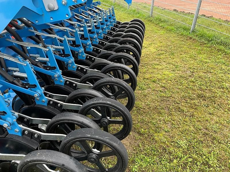 Lemken Zirkon 12/300 und Saphir 9/300-DS - Semeadora combinada: foto 3 Lemken Zirkon 12/300 und Saphir 9/300-DS - Semeadora combinada: foto 3