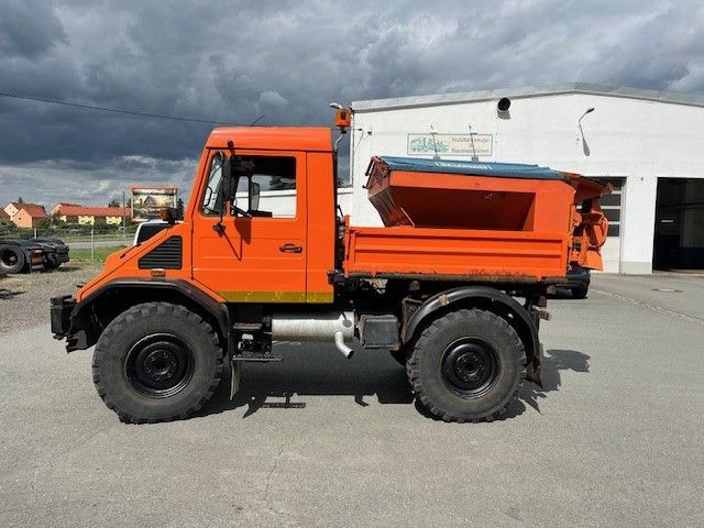 Mercedes-Benz Unimog 418/10 Winterdienst2000 - Camião basculante: foto 2 Mercedes-Benz Unimog 418/10 Winterdienst2000 - Camião basculante: foto 2