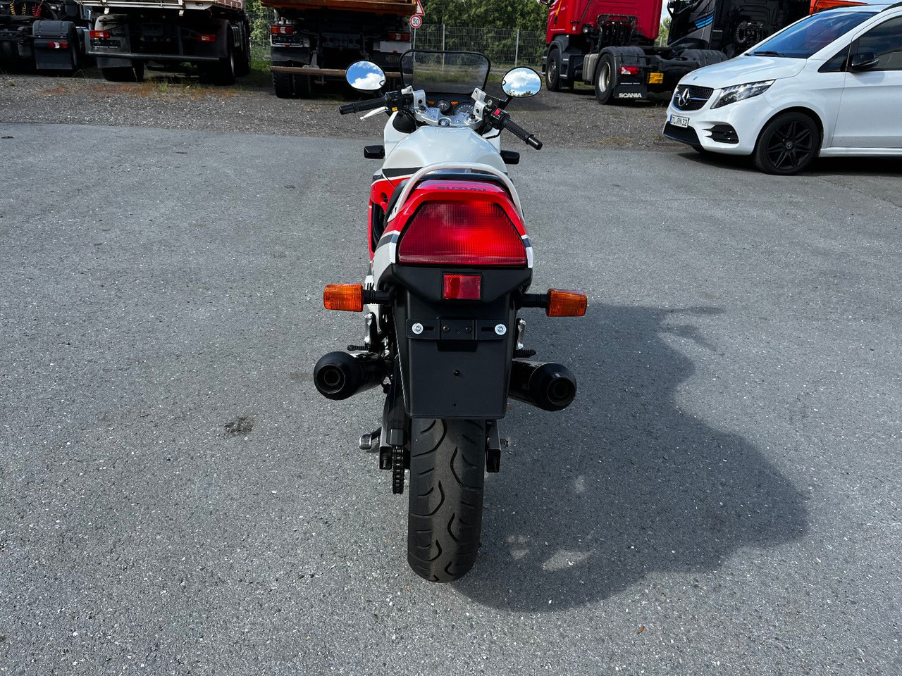 Motocicleta Suzuki GSX 750: foto 16