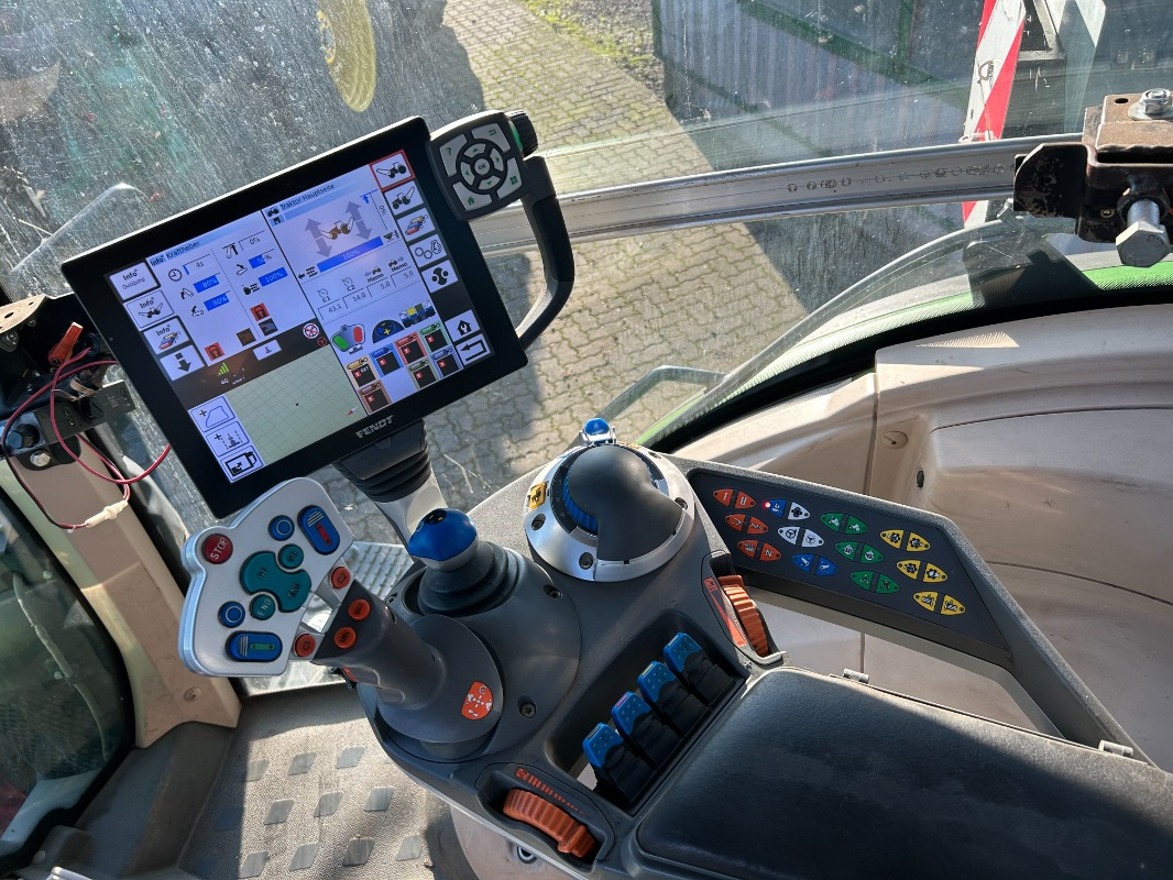 Fendt 826 Vario ProfiPlus - Trator: foto 3 Fendt 826 Vario ProfiPlus - Trator: foto 3