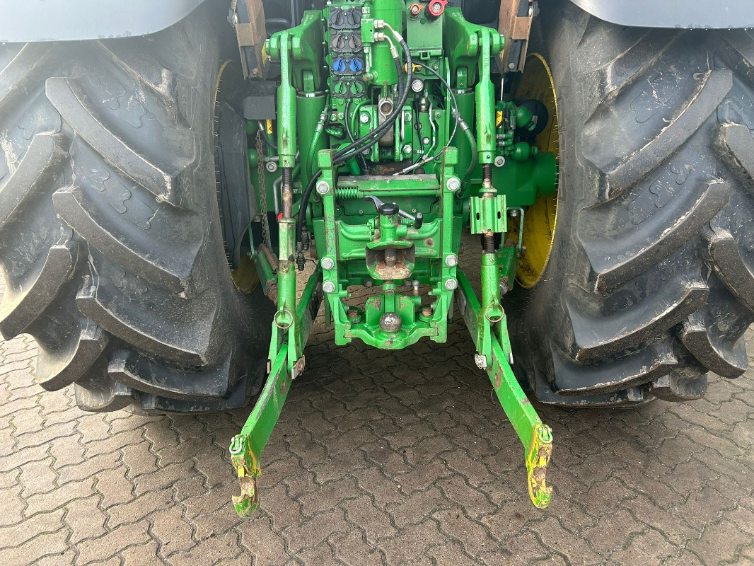 John Deere 6215R - Trator: foto 5 John Deere 6215R - Trator: foto 5