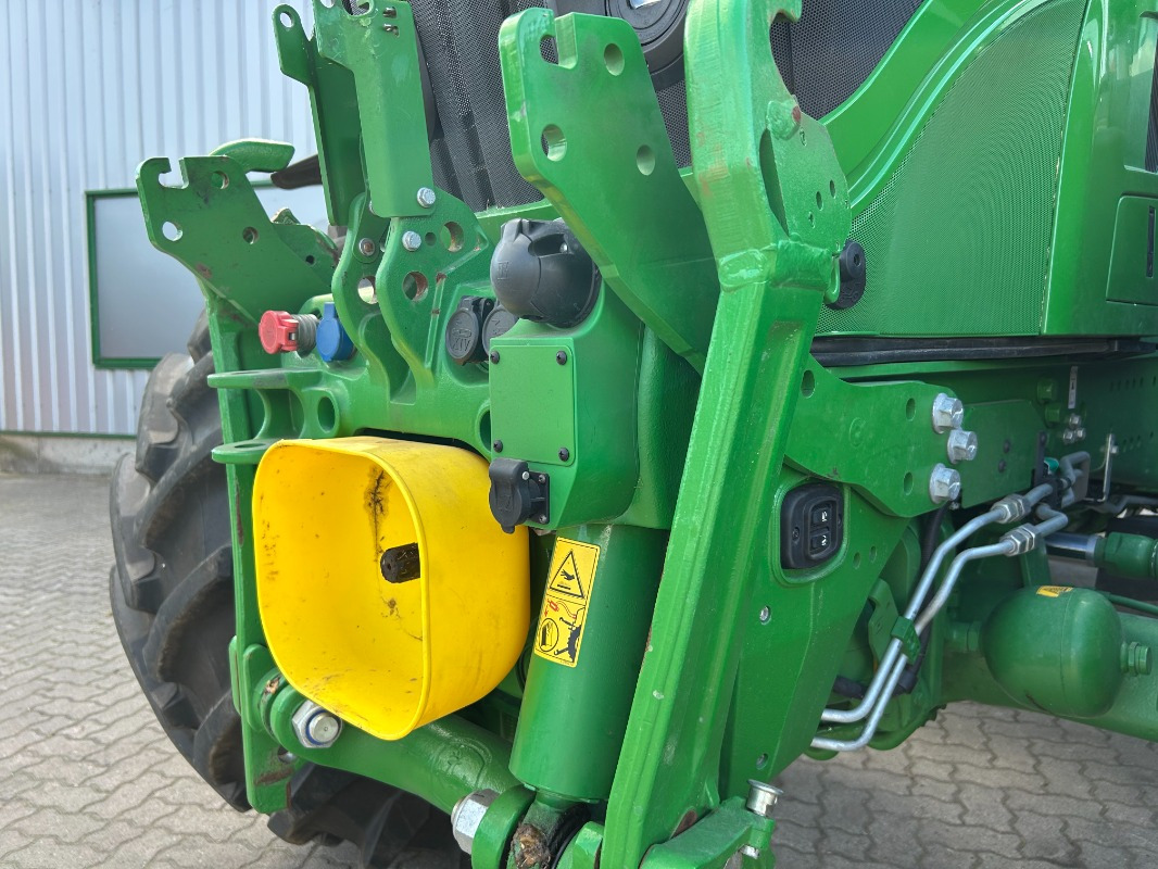 Trator John Deere 6R 215: foto 21