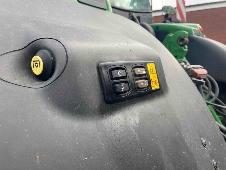 John Deere 6R 250 - Trator: foto 2 John Deere 6R 250 - Trator: foto 2