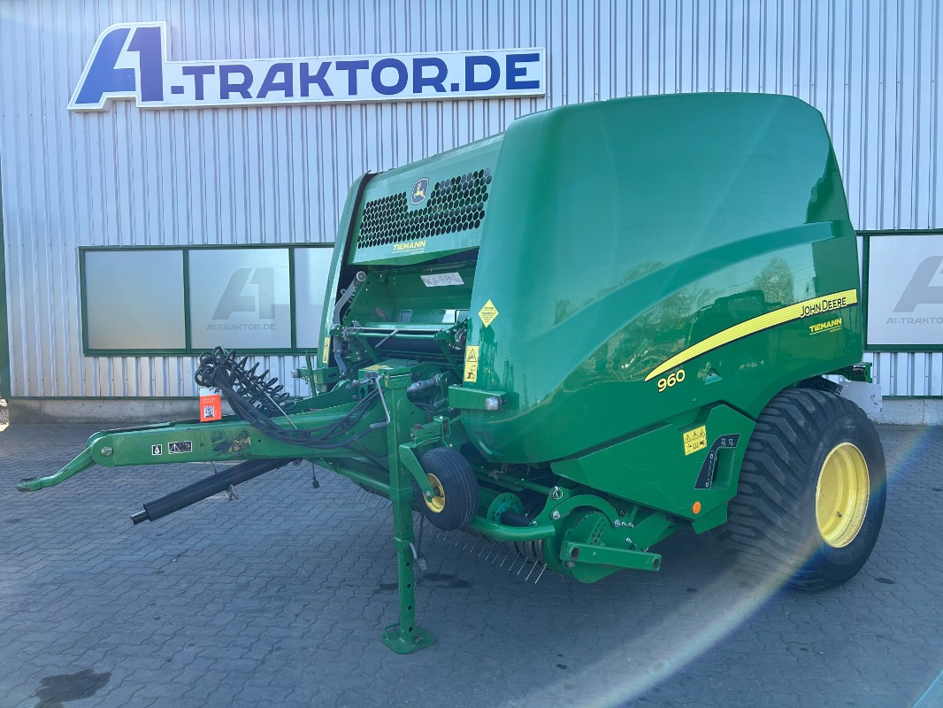 John Deere 960 Premium - Empacotador de fardos: foto 1 John Deere 960 Premium - Empacotador de fardos: foto 1