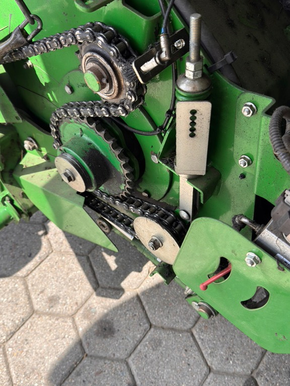 Empacotador de fardos John Deere V461R: foto 8