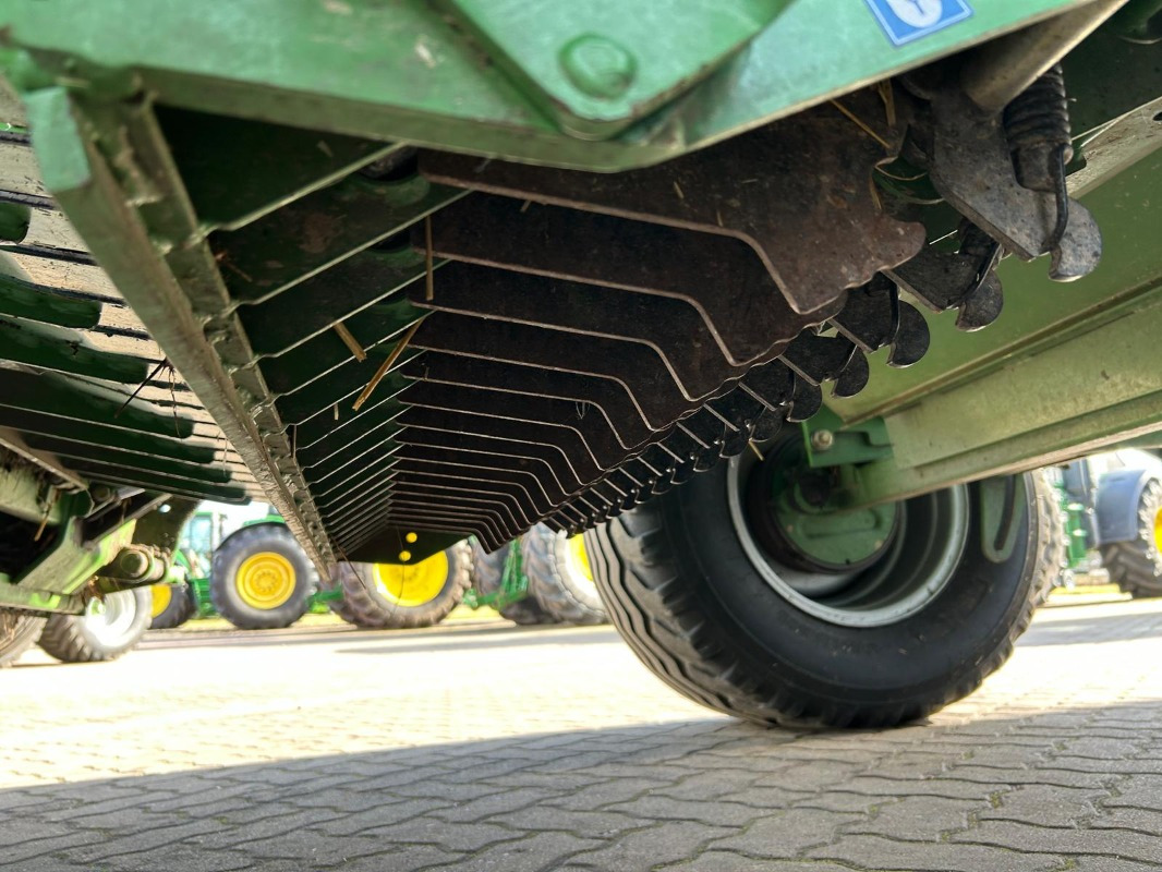 Locação financeira de Krone Comprima V 180 XC Krone Comprima V 180 XC: foto 9