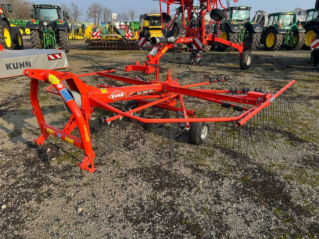 Kuhn GA 300 GM - Ancinho enleirador: foto 1 Kuhn GA 300 GM - Ancinho enleirador: foto 1