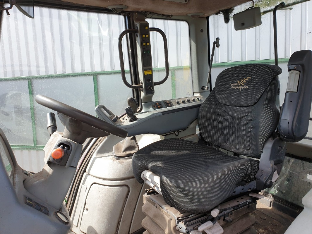 Valtra T151 - Trator: foto 5 Valtra T151 - Trator: foto 5