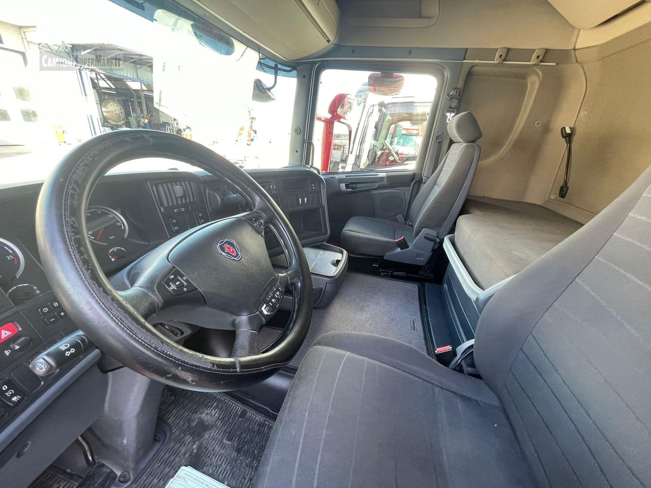 SCANIA R450 - Camião transportador de contêineres/ Caixa móvel: foto 3 SCANIA R450 - Camião transportador de contêineres/ Caixa móvel: foto 3