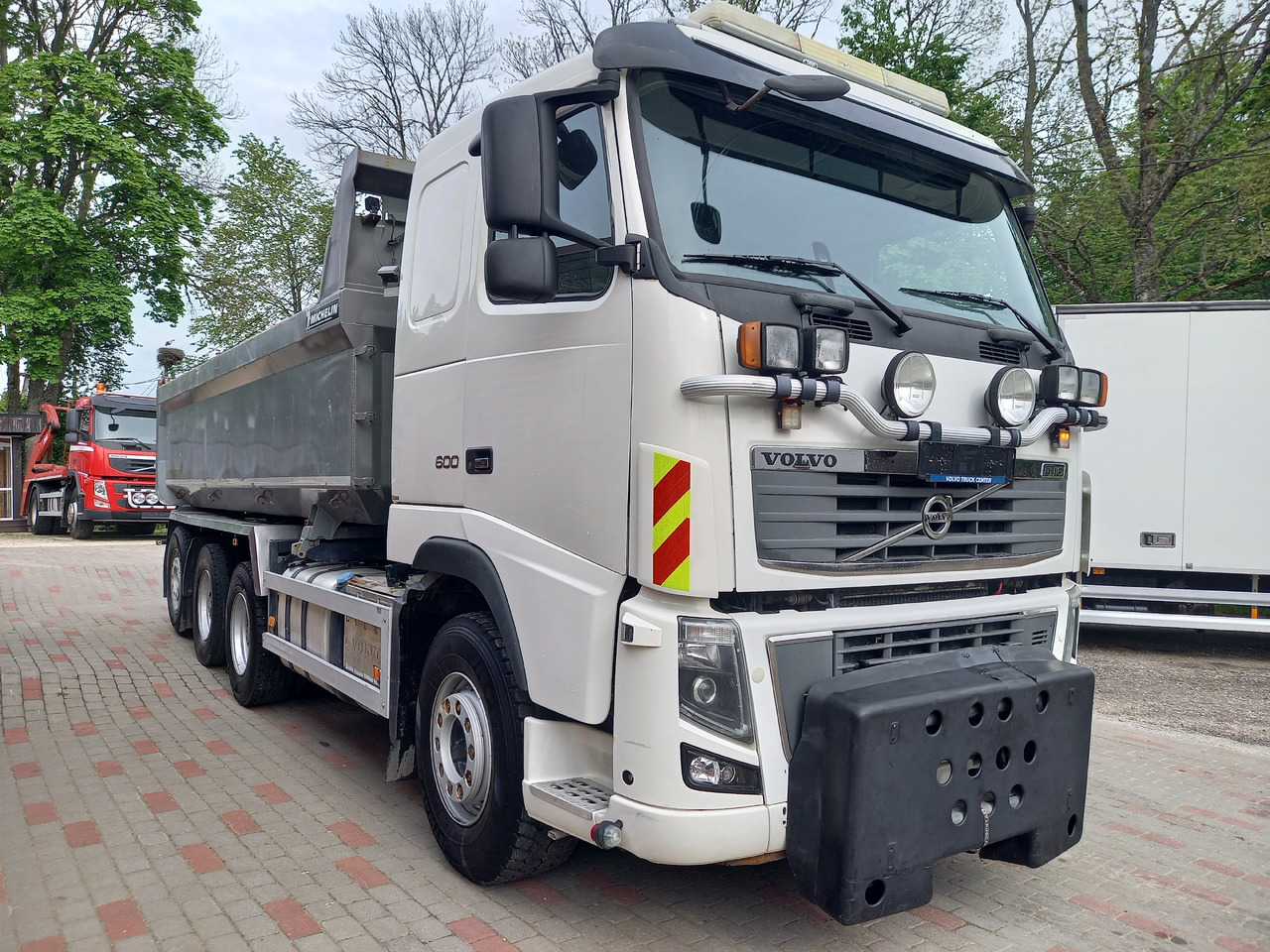 VOLVO FH16, 8x4, BIG AXLES, RETARDER, GW 39500 KG - Camião basculante: foto 5 VOLVO FH16, 8x4, BIG AXLES, RETARDER, GW 39500 KG - Camião basculante: foto 5